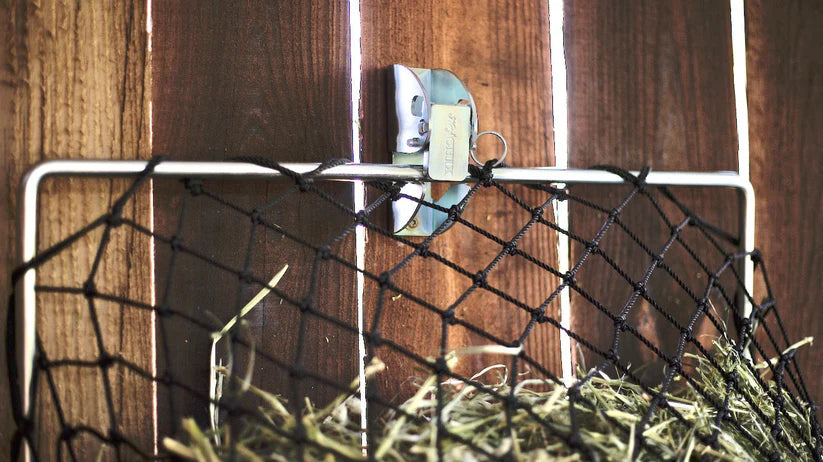 Hay Chix® Free Up Feeder- 24 x 24 - Half Bale - 1.25"